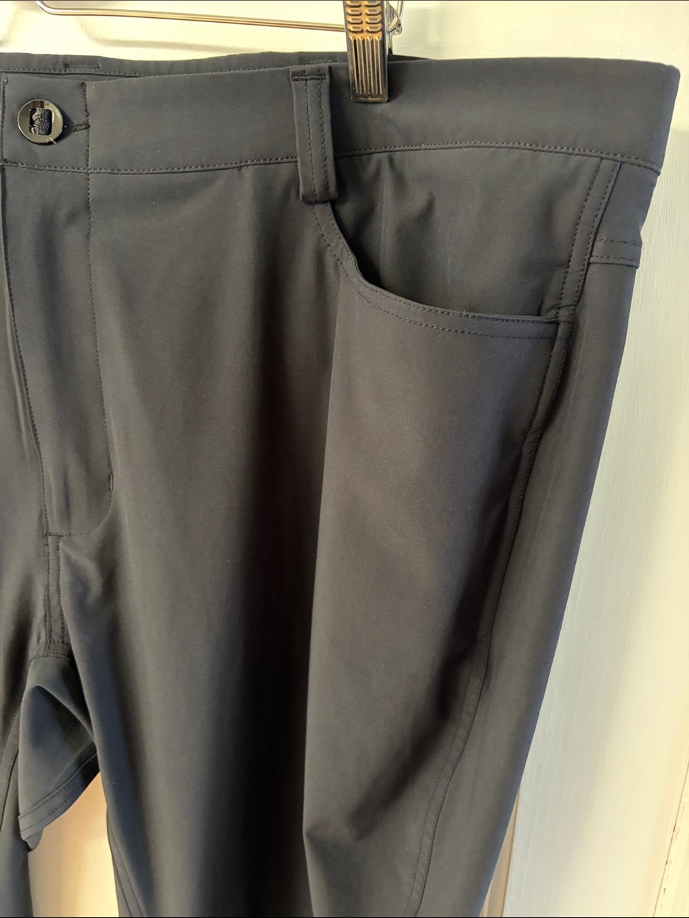Under Armour Men’s Loose Fit Tactical Flex Pants in black size 44X30 - Picture 4 of 15